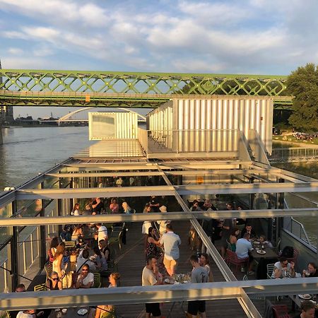 Sundeck Botel - Party Boat Bratislava Ngoại thất bức ảnh
