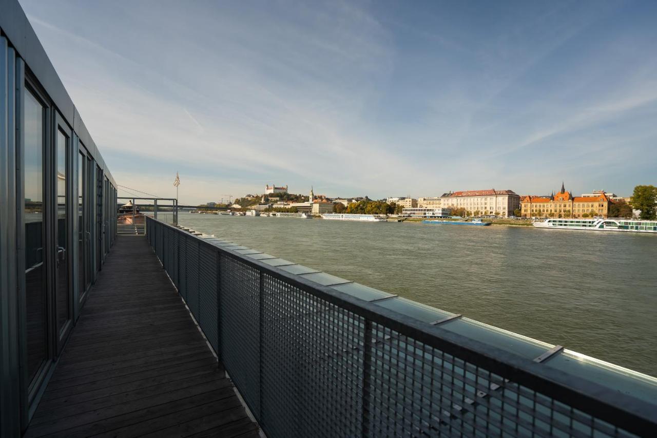 Sundeck Botel - Party Boat Bratislava Ngoại thất bức ảnh