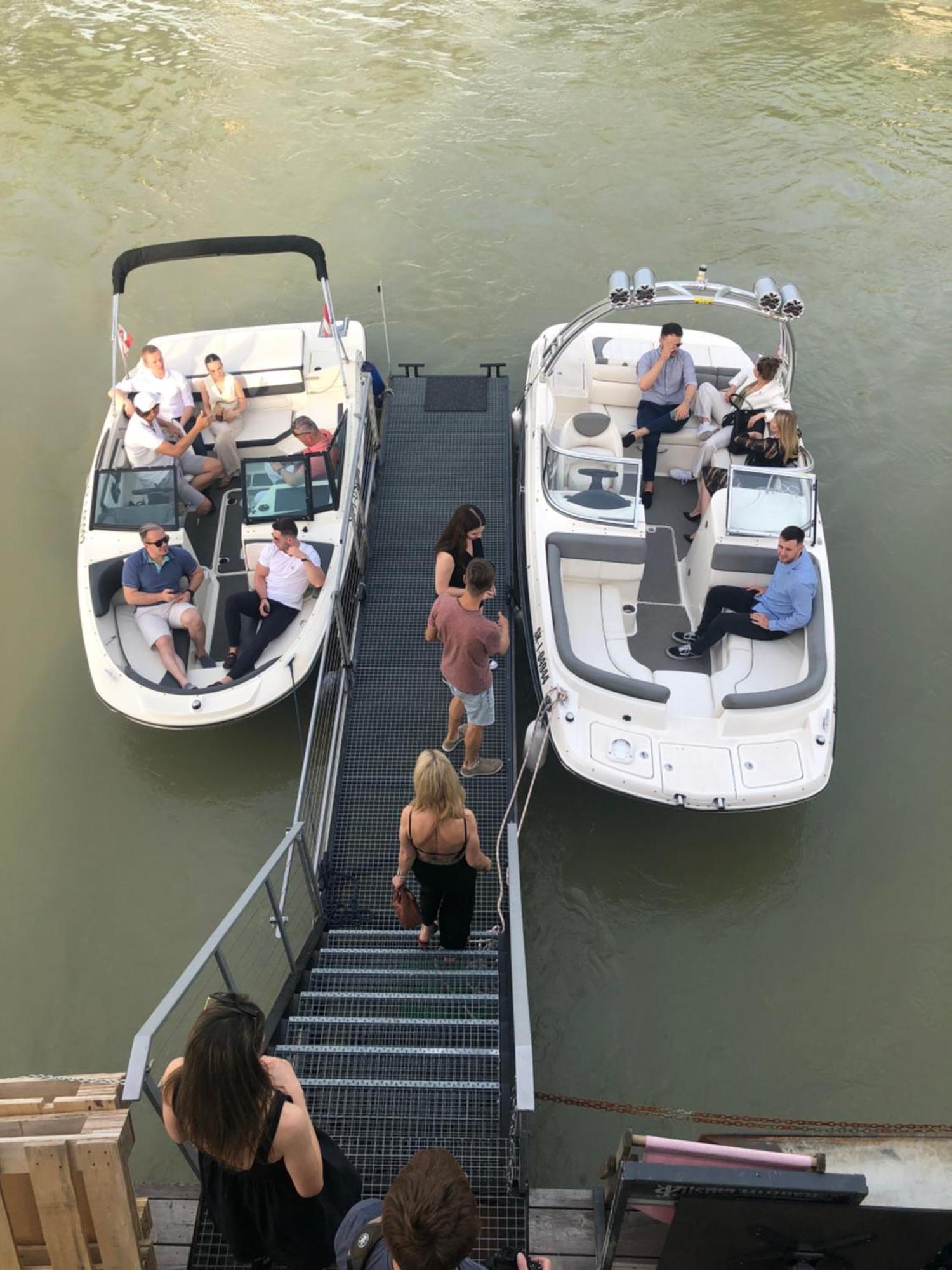 Sundeck Botel - Party Boat Bratislava Ngoại thất bức ảnh