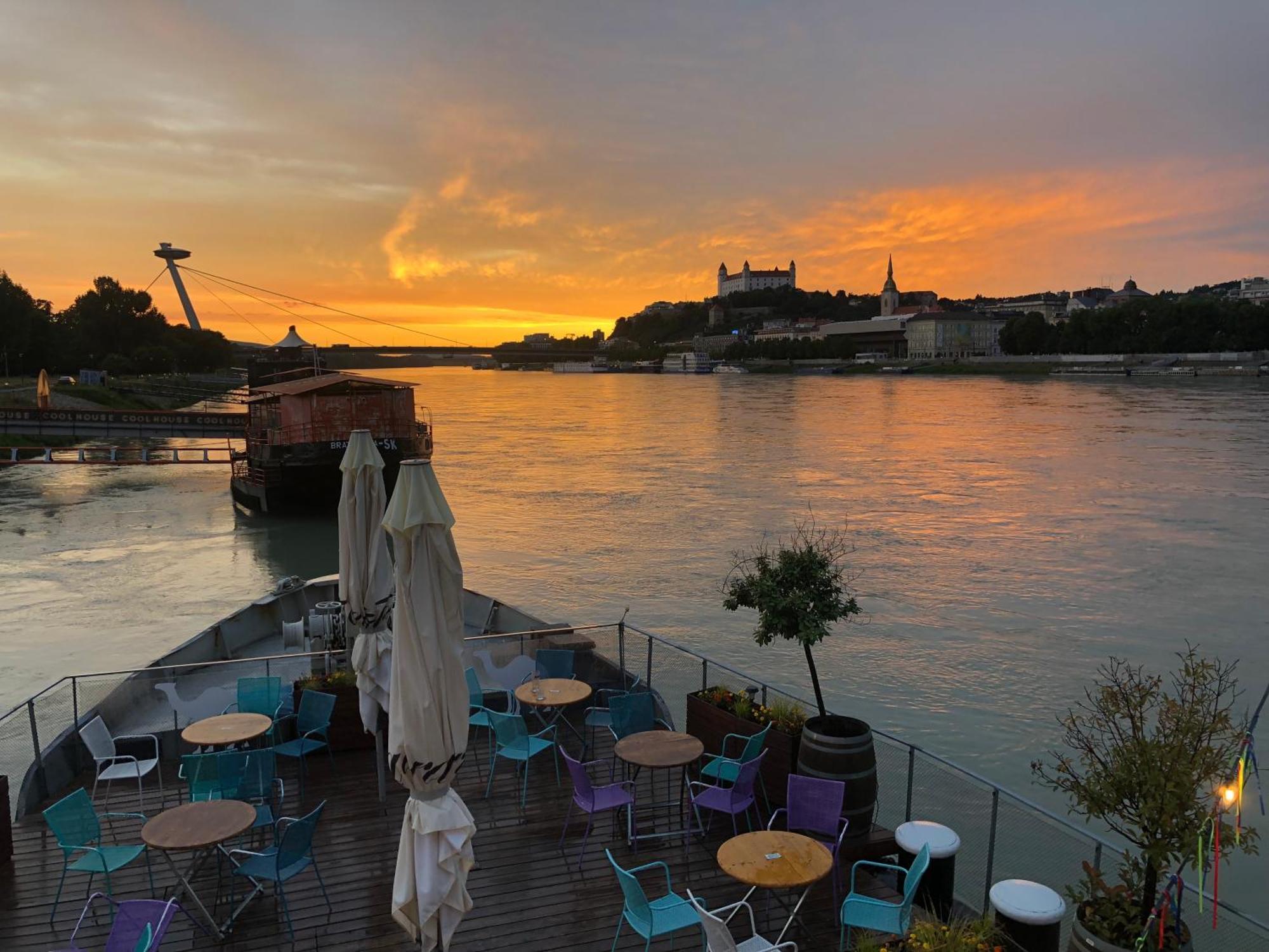 Sundeck Botel - Party Boat Bratislava Ngoại thất bức ảnh